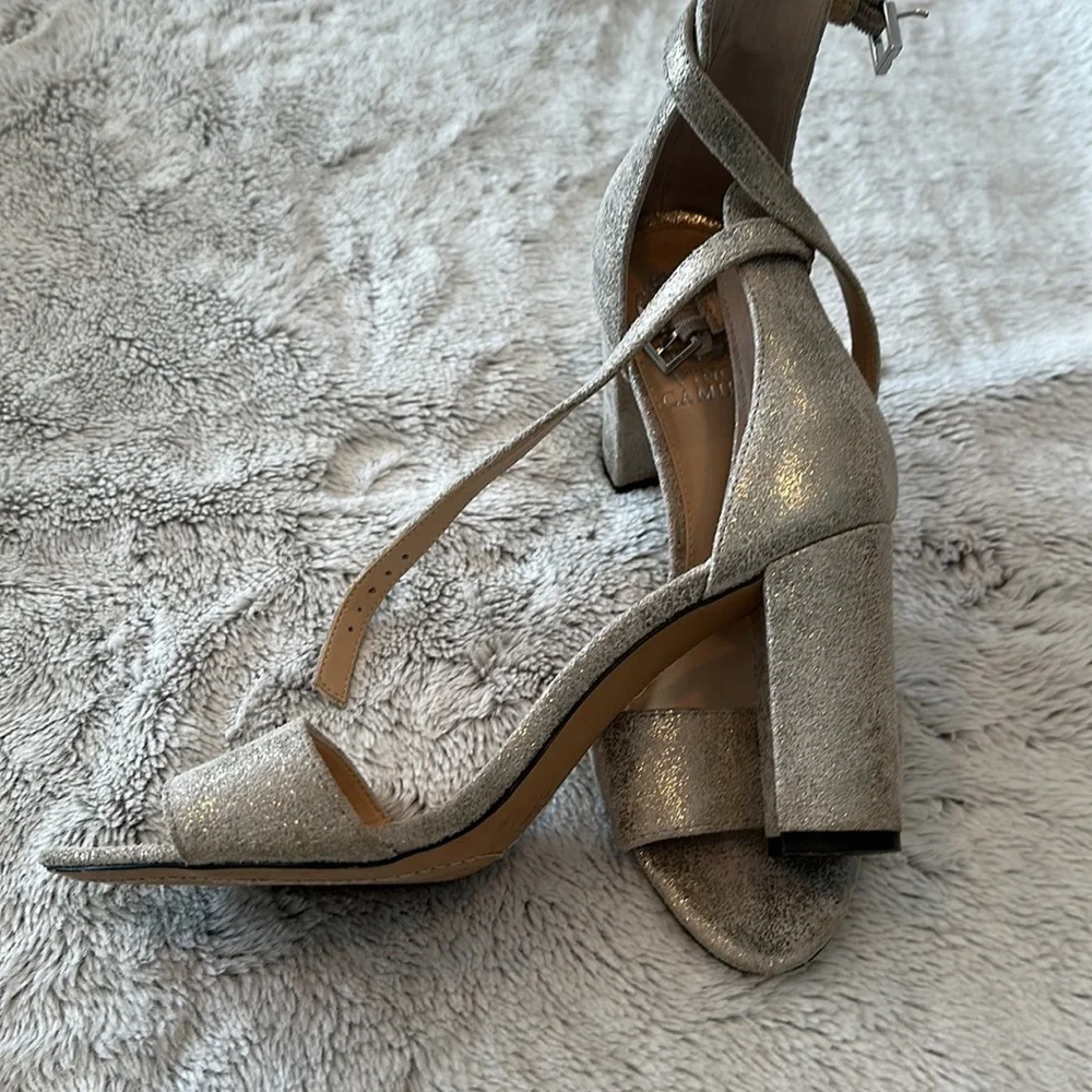 Heels - Picture 2 of 3